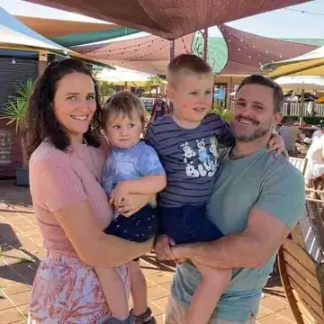 Trent and Linda Williams with their family